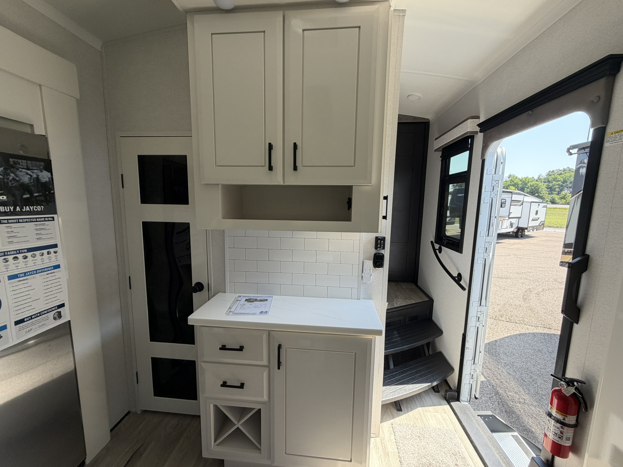 2027 JAYCO PINNACLE 32RLTS - Image 38