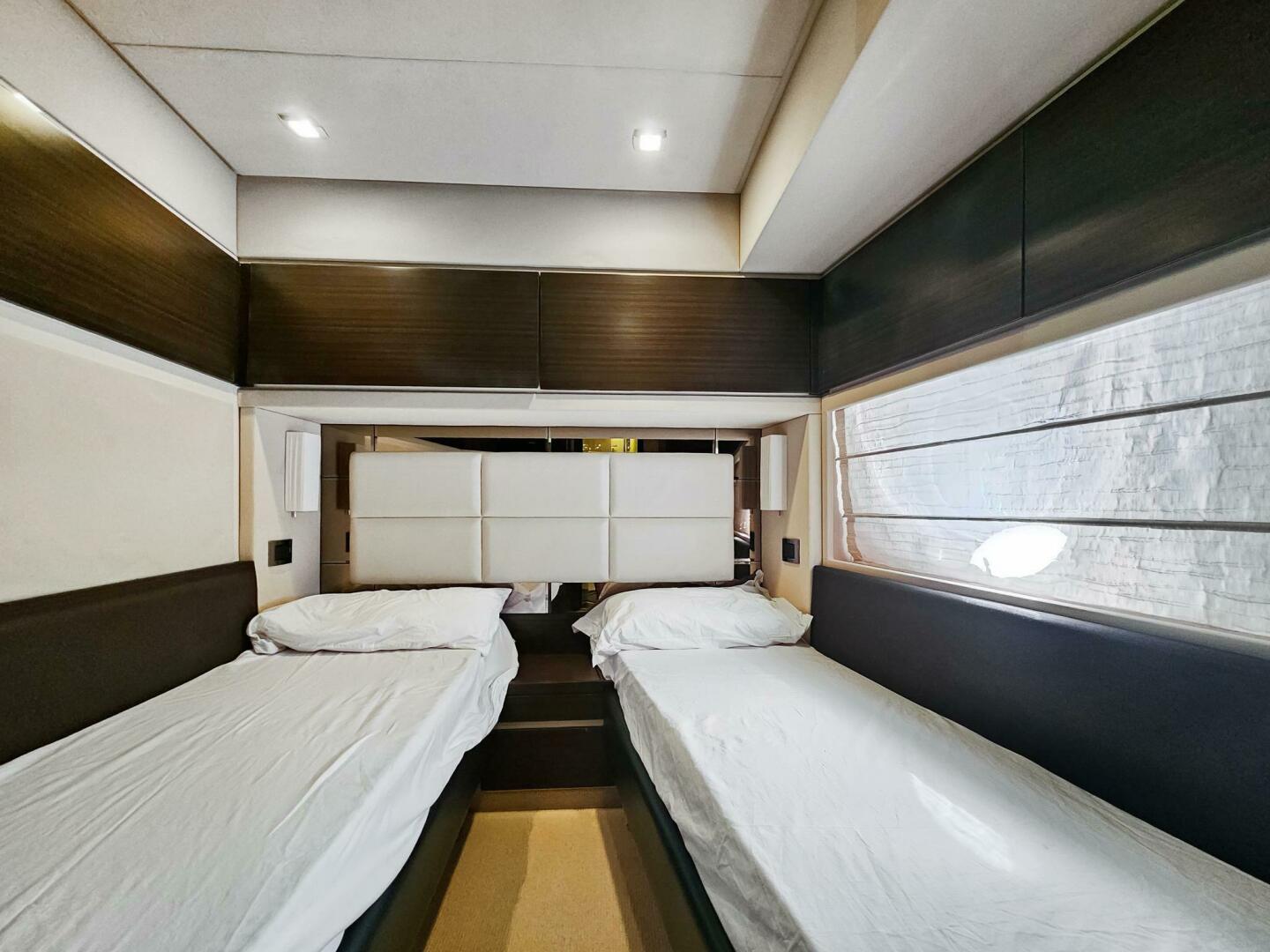 2013 Azimut 70 - Image 55