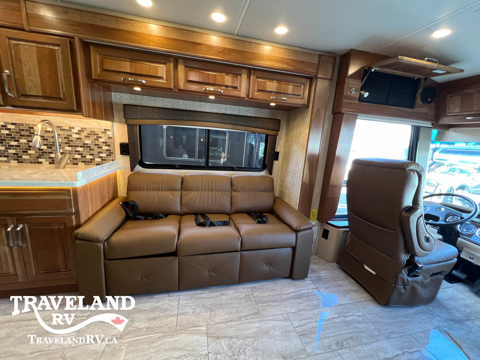 2019 Entegra Coach Insignia 37MB - Image 16