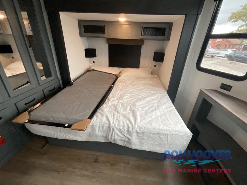 2026 PALOMINO PUMA 420LFT - Image 24