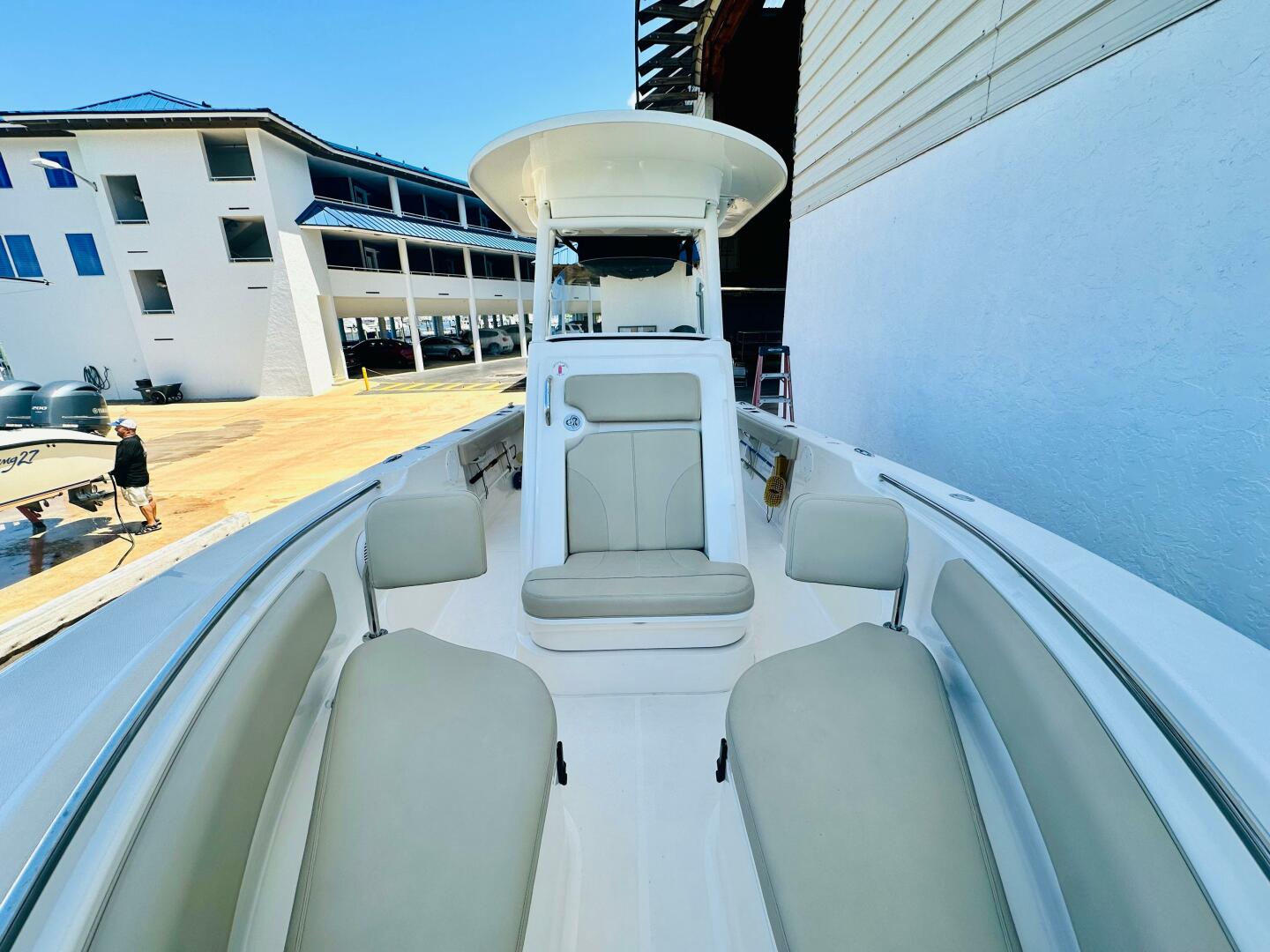 2016 PURSUIT C 238 Center Console Base - Image 22