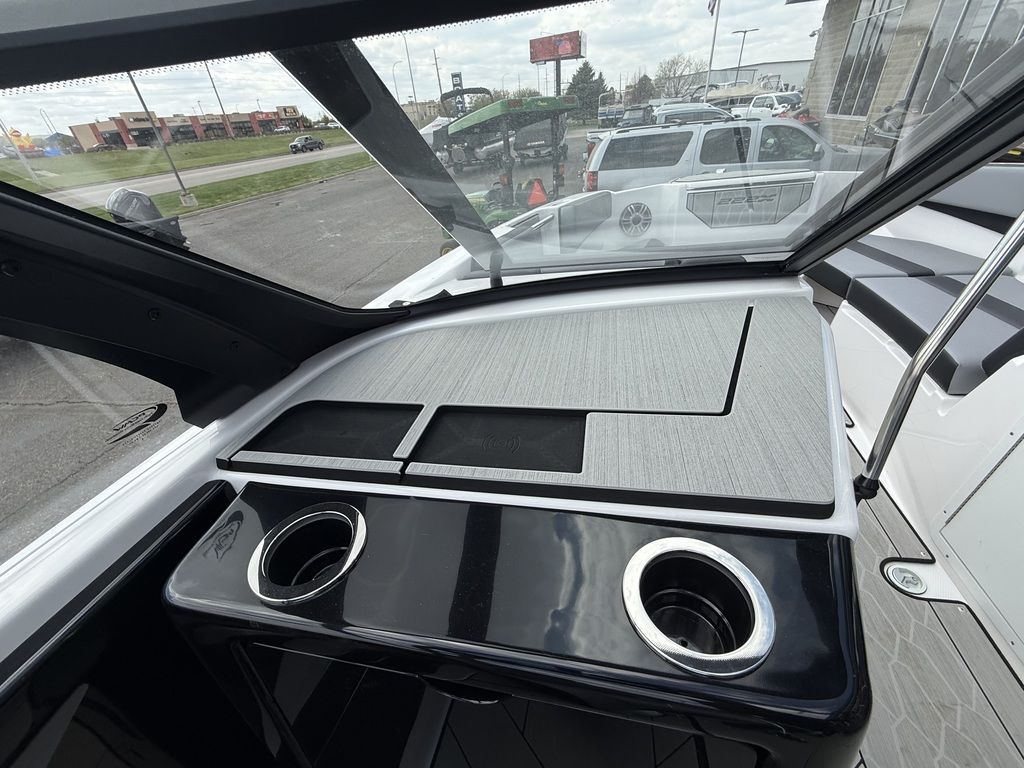 2026 Yamaha Boats 222XD - Image 29