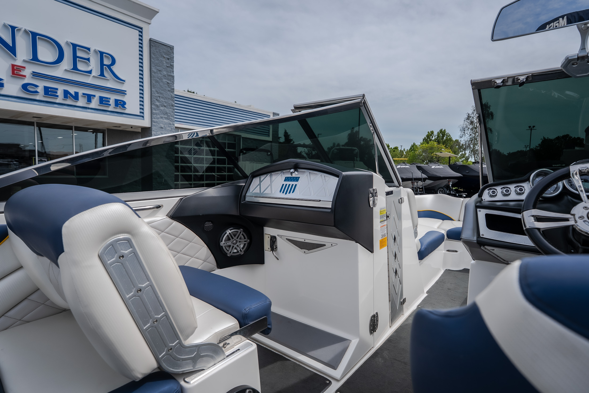 2012 MasterCraft X55 - Image 23