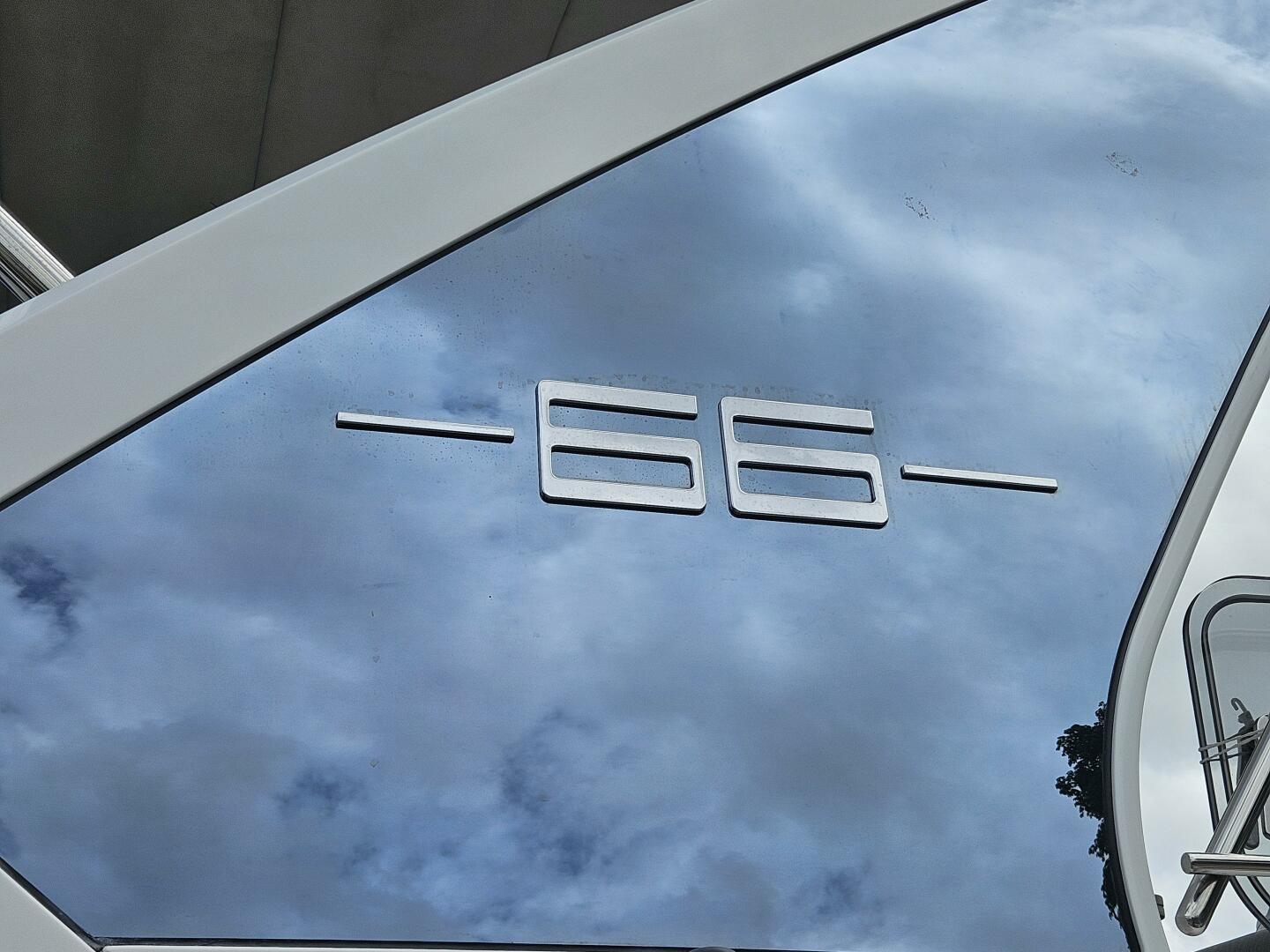 2022 Azimut 66 - Image 6