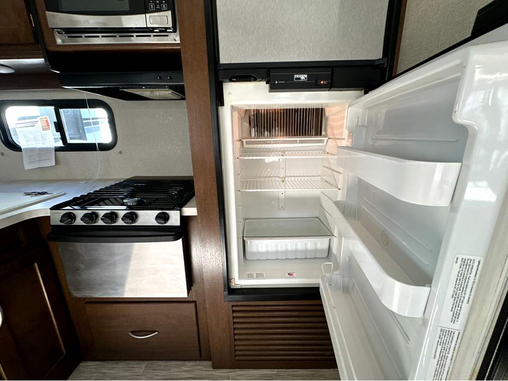 2018 PRIME TIME CRUSADER 30BH - Image 10