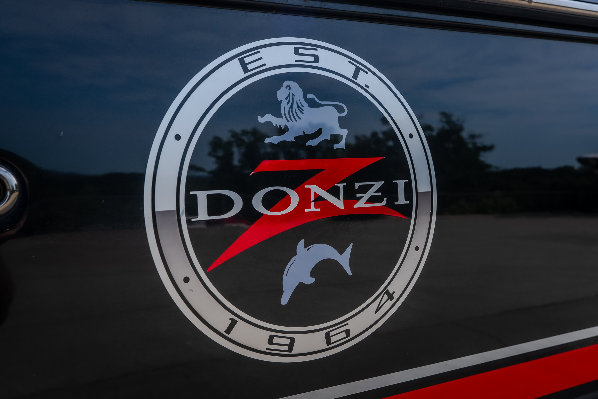 2009 Donzi 38 ZRC - Image 13