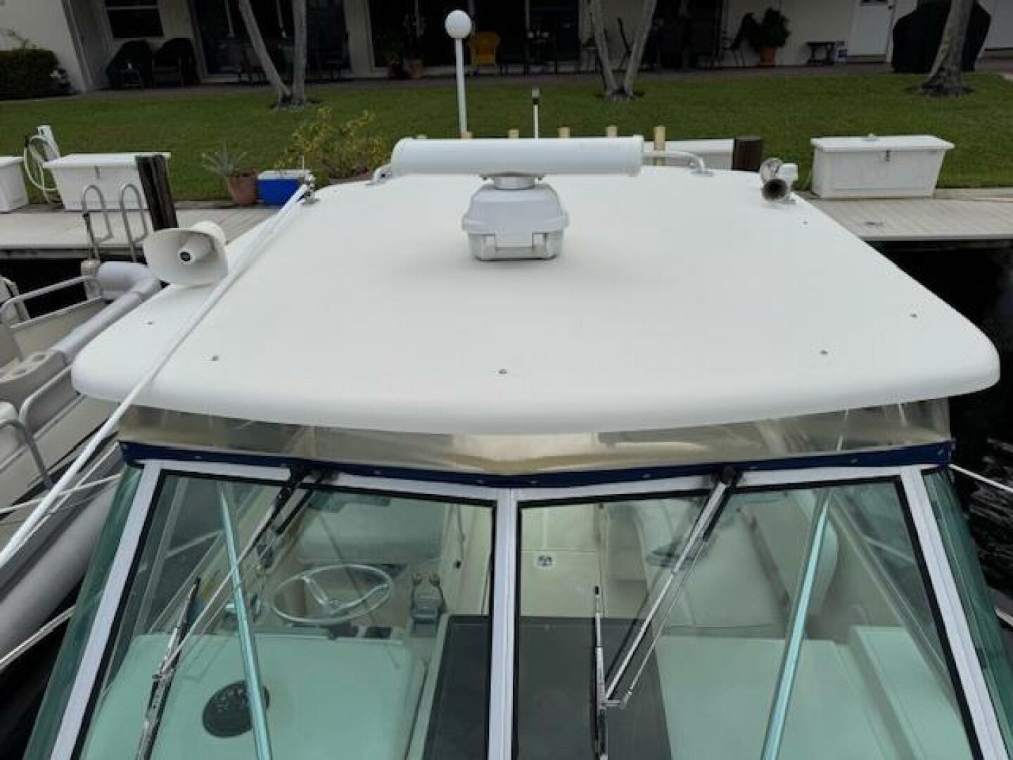 2002 Pursuit 3000 Express - Image 21