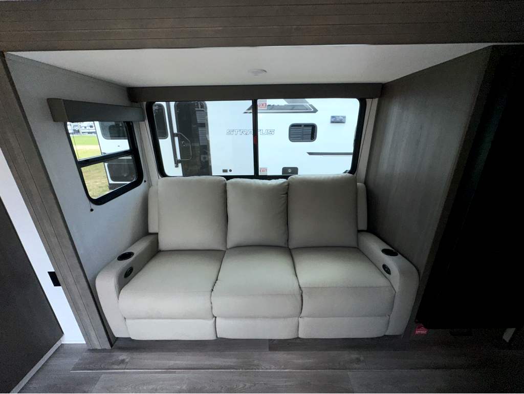 2026 GRAND DESIGN TRANSCEND 22RBX - Image 12