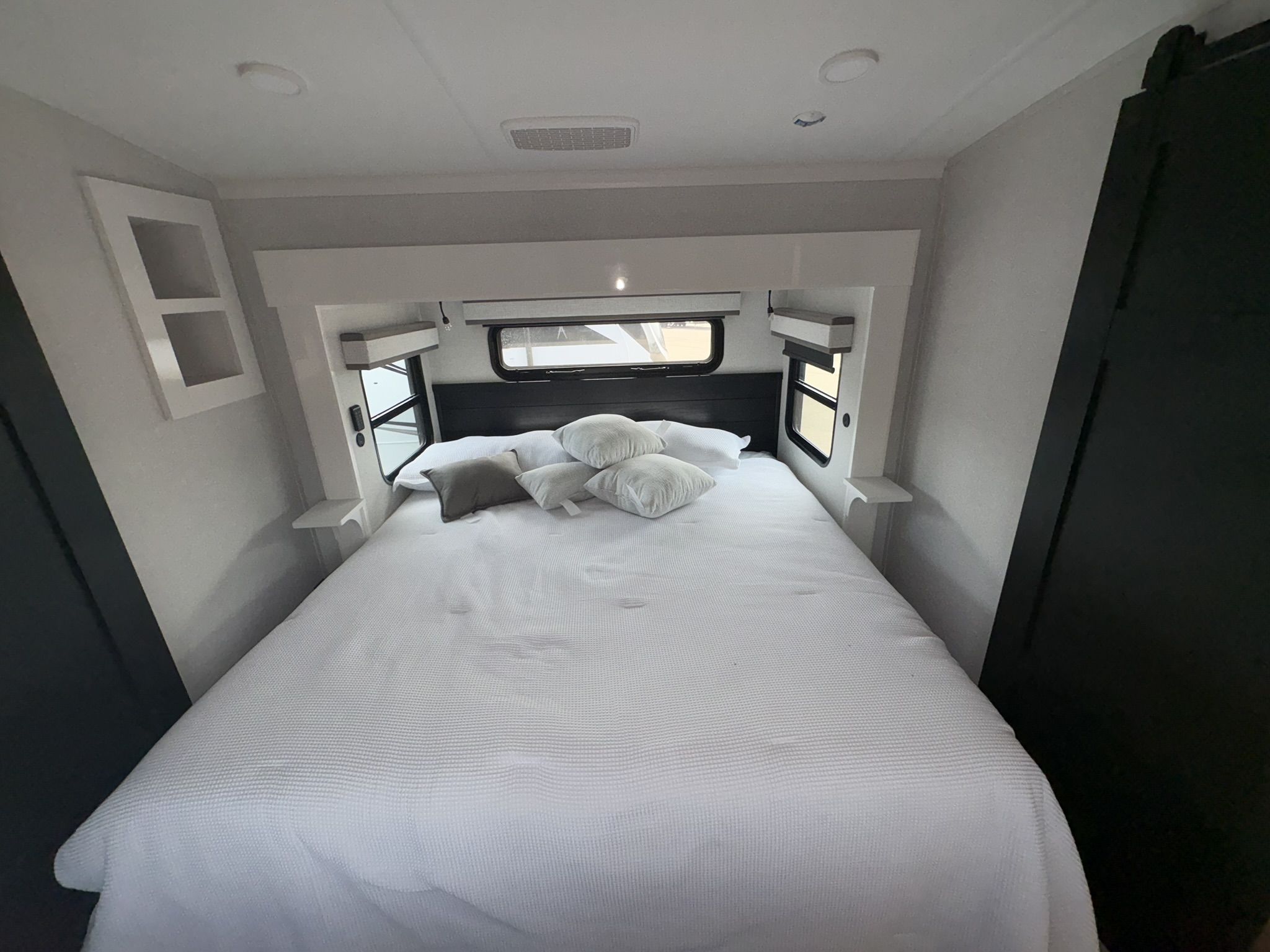 2026 JAYCO PINNACLE 38FBRK - Image 39
