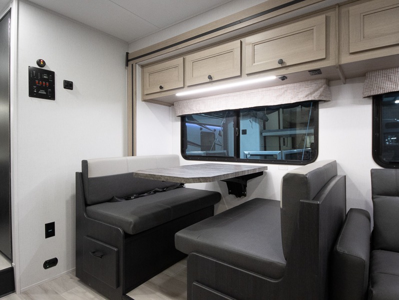 2025 Forest River Sunseeker 2850SLE - Image 11