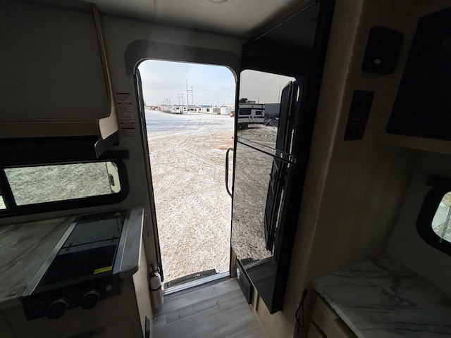 2023 SALEM PLATINUM FSX 163RDSKX - Image 25
