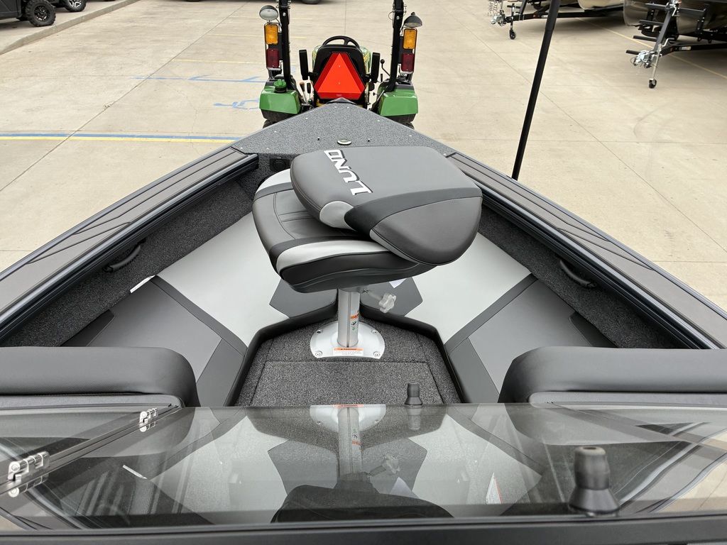 2026 Lund 1875 Crossover XS Sport - Image 24