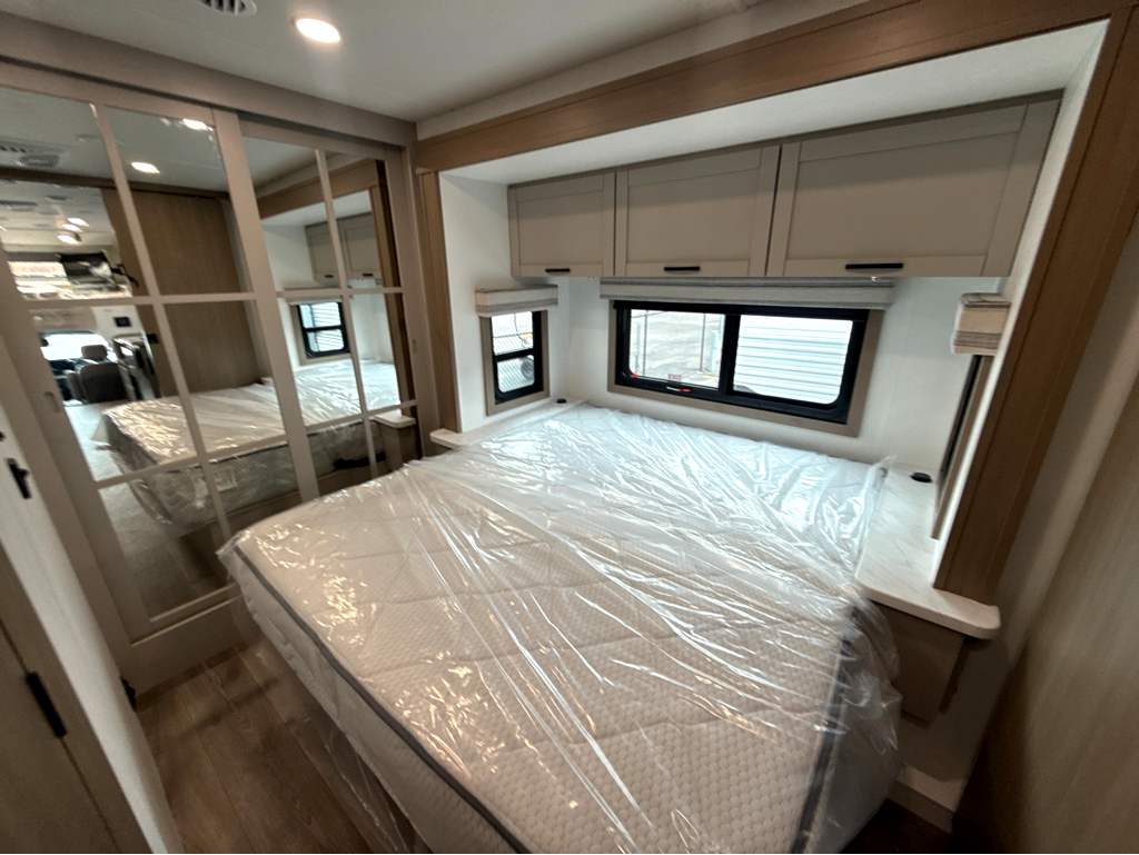 2027 JAYCO GREYHAWK XL 32U - Image 24