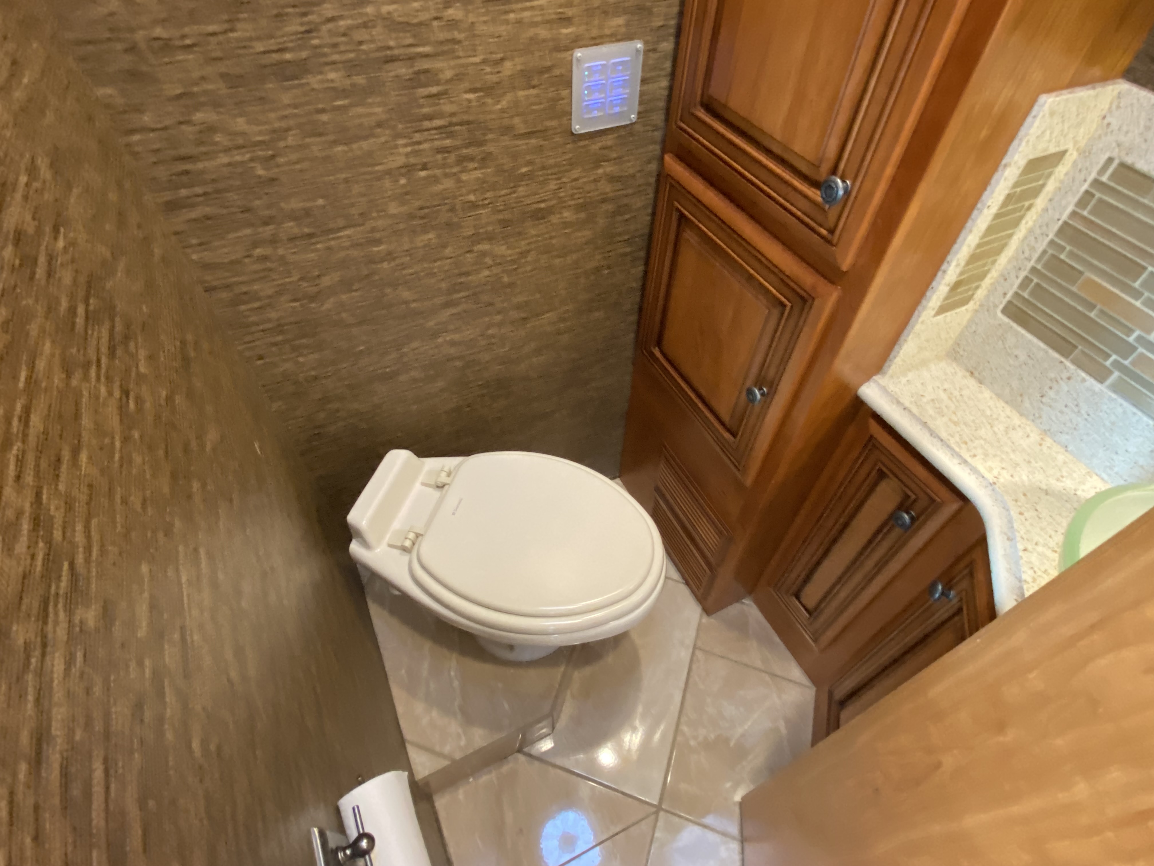 2015 NEWMAR DUTCHSTAR 3736 - Image 23