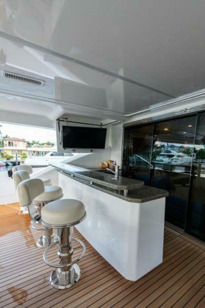 2018 Viking Enclosed Flybridge - Image 66