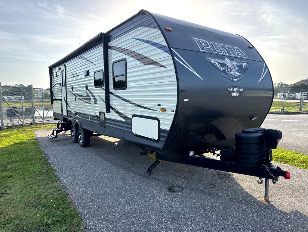 2017 PALOMINO PUMA 28FQDB - Image 1