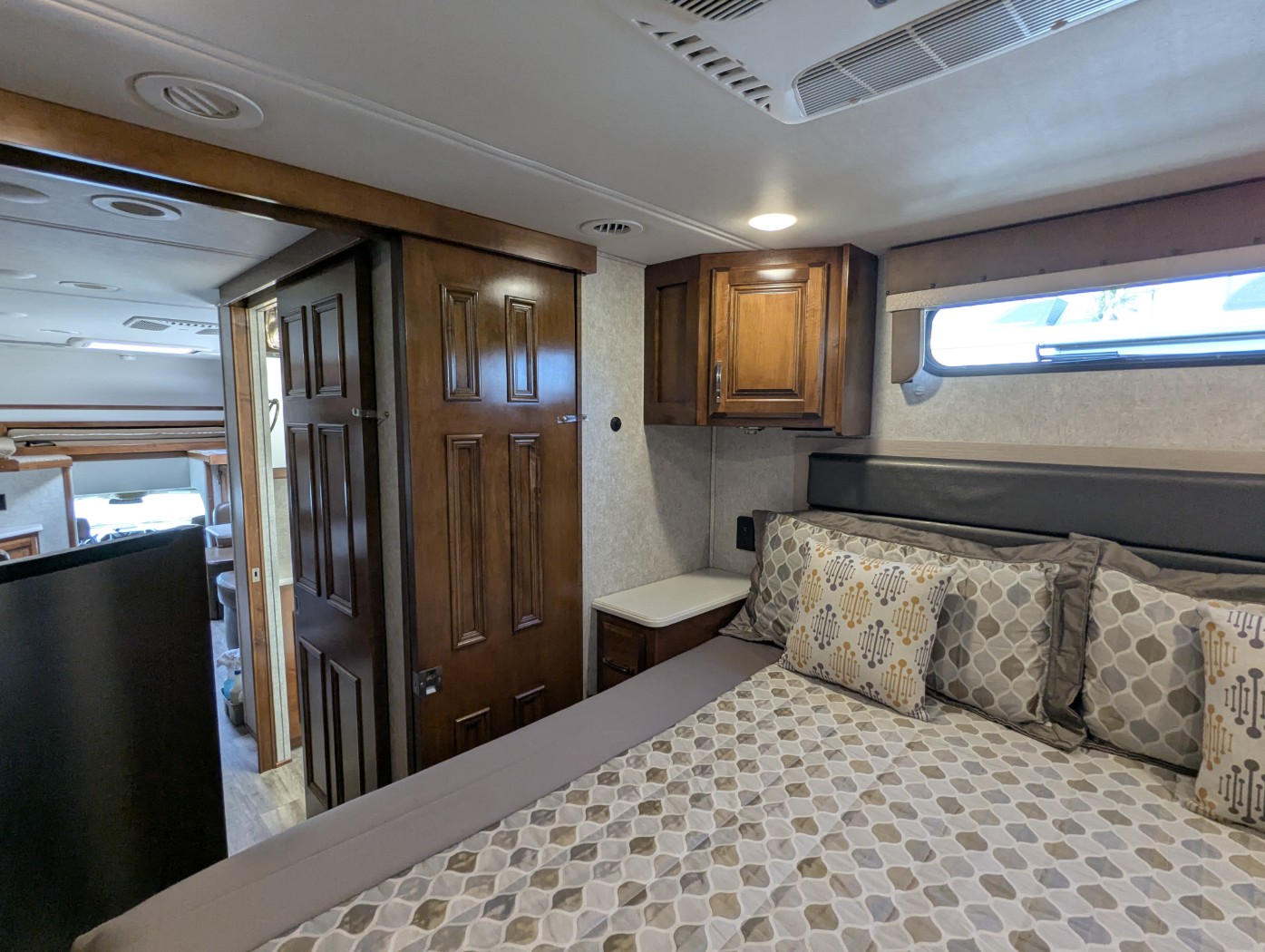 2019 Renegade RV Veracruz 35FWS - Image 21