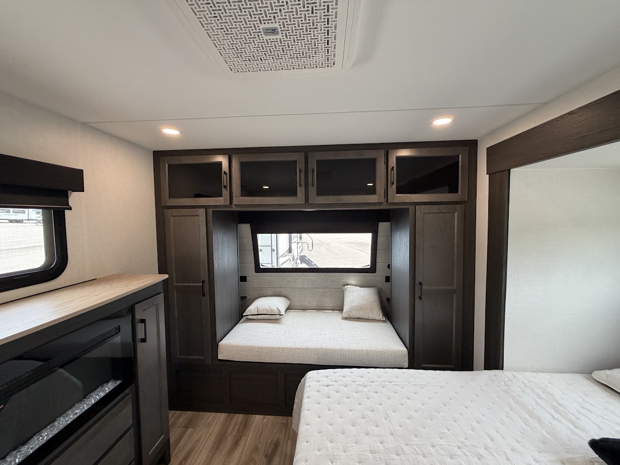 2027 VENTURE RV SPORTTREK 292VRB - Image 61