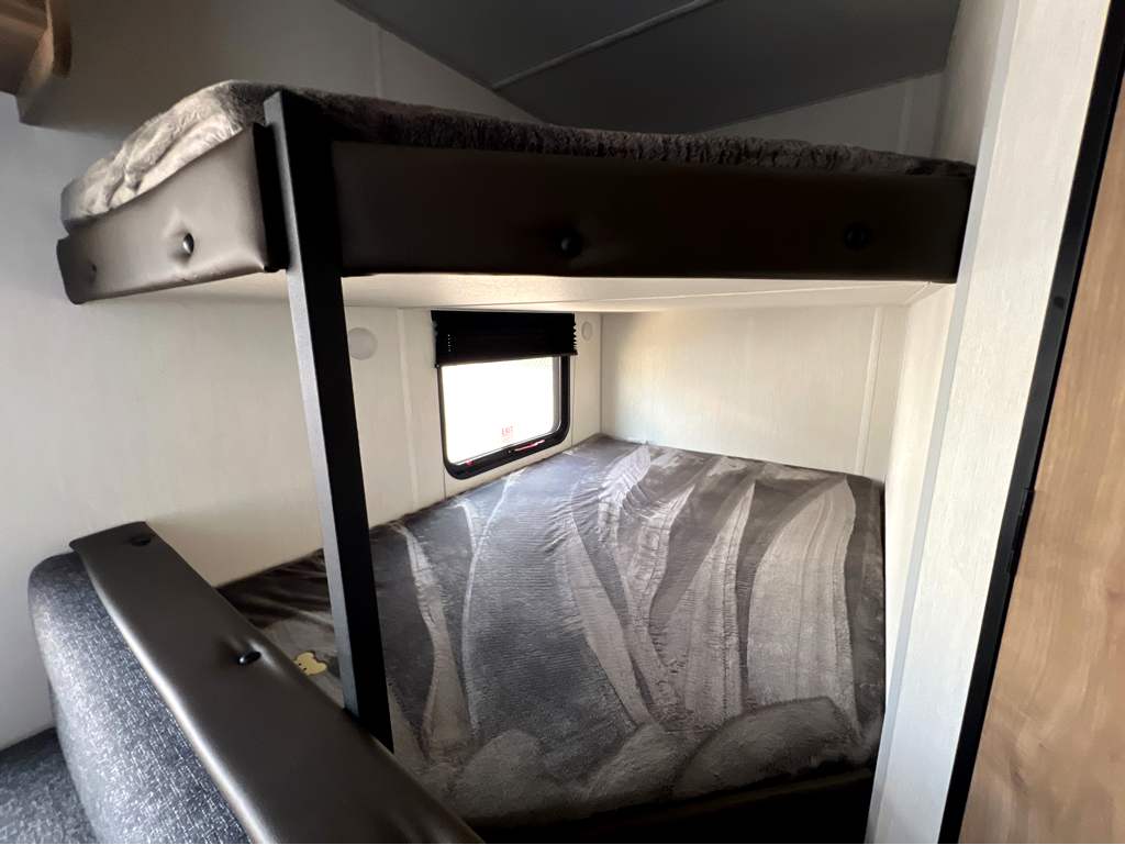 2025 FOREST RIVER GREY WOLF 26EV - Image 17