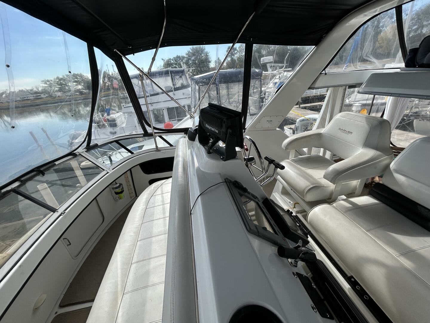 1999 Carver 40 Cockpit - Image 15