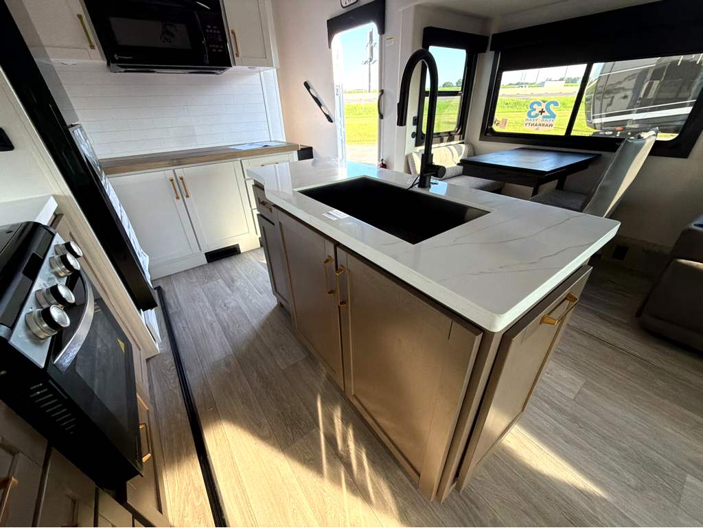 2027 JAYCO EAGLE 29RLC - Image 21