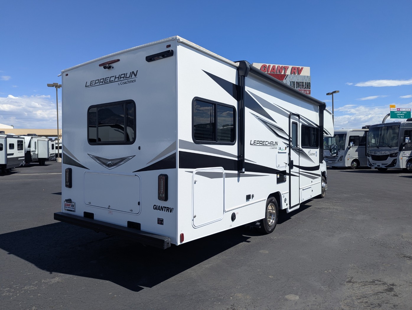 2025 Coachmen Leprechaun 260QB - Ford E-450 - Image 5