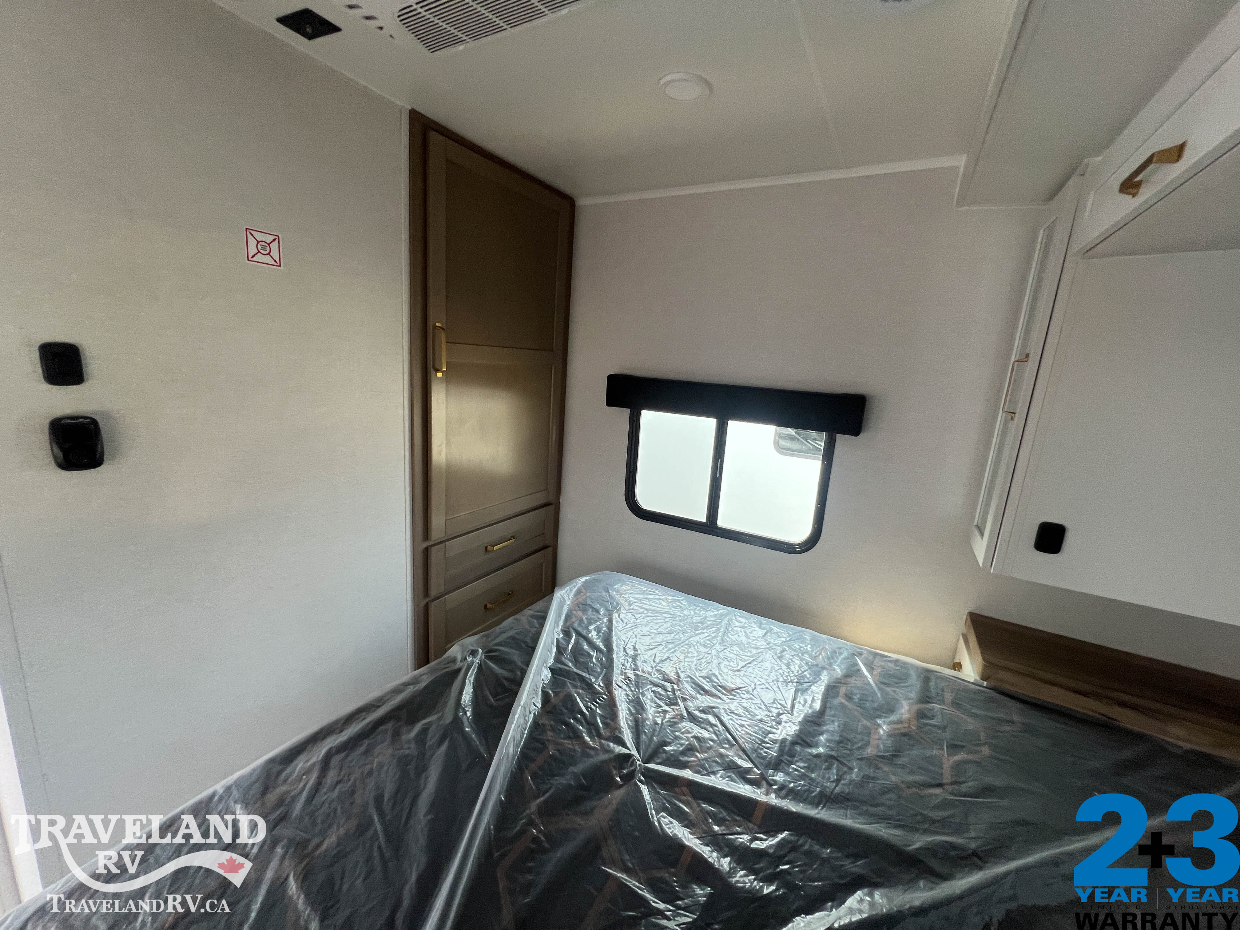 2027 Jayco Eagle 312BHOK - Image 29