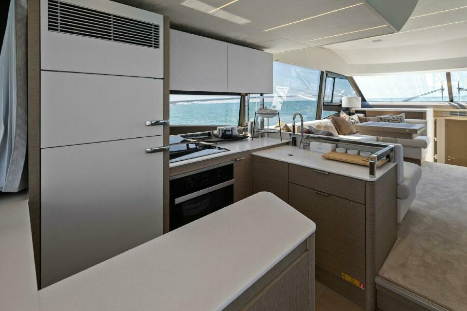 2022 Prestige 590 Flybridge - Image 13