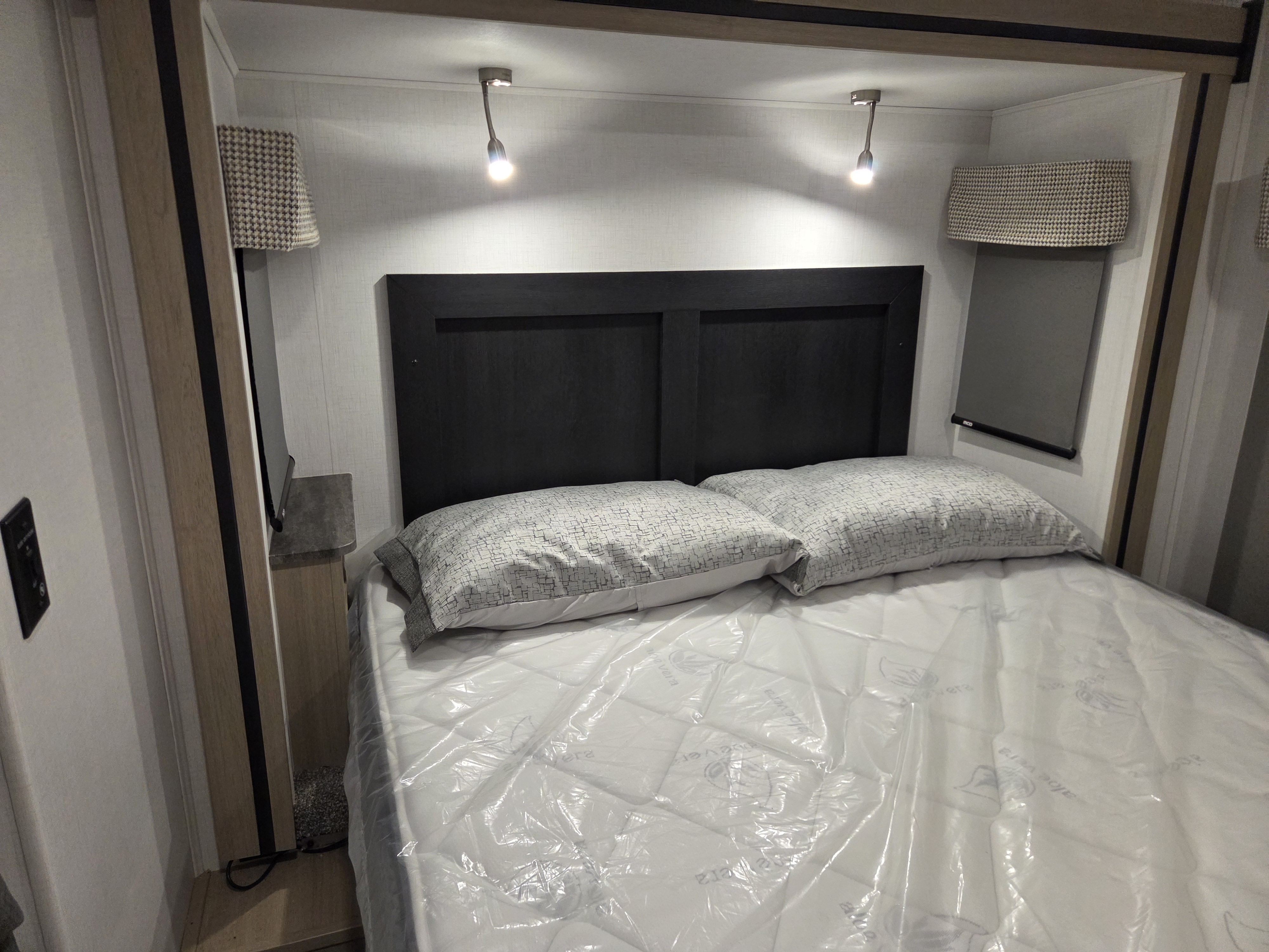 2024 Forest River Sunseeker 3010DS - Image 16