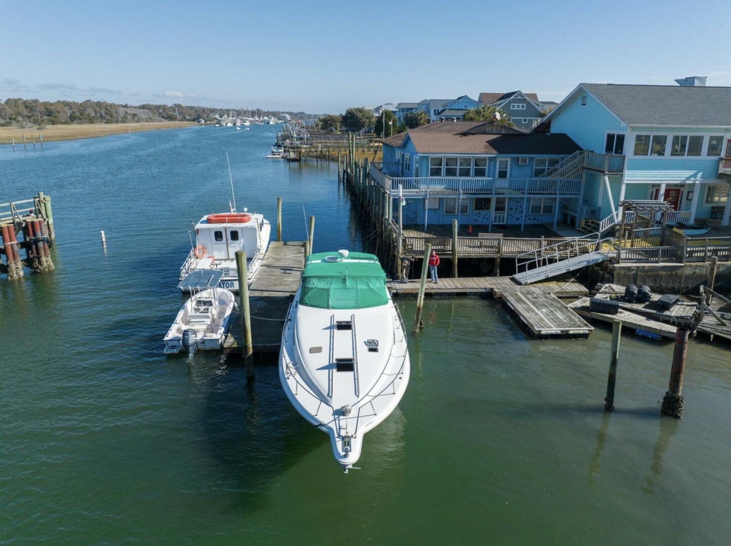 1990 Sea Ray 420 Sundancer - Image 4