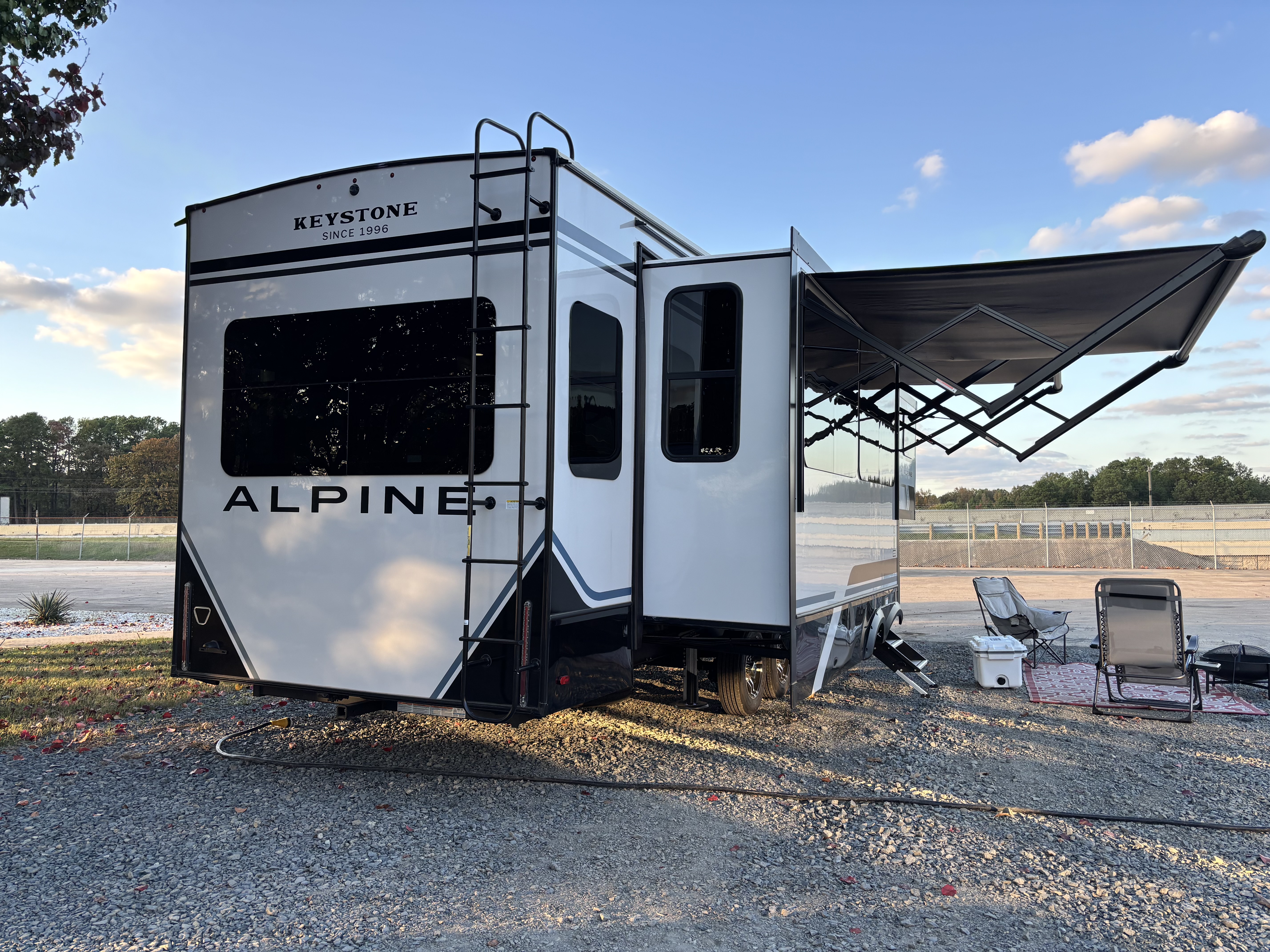 2026 Keystone Alpine 3303CK - Image 8