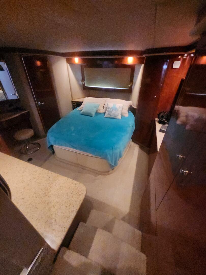 2003 Sea Ray 480 Motor Yacht - Image 13
