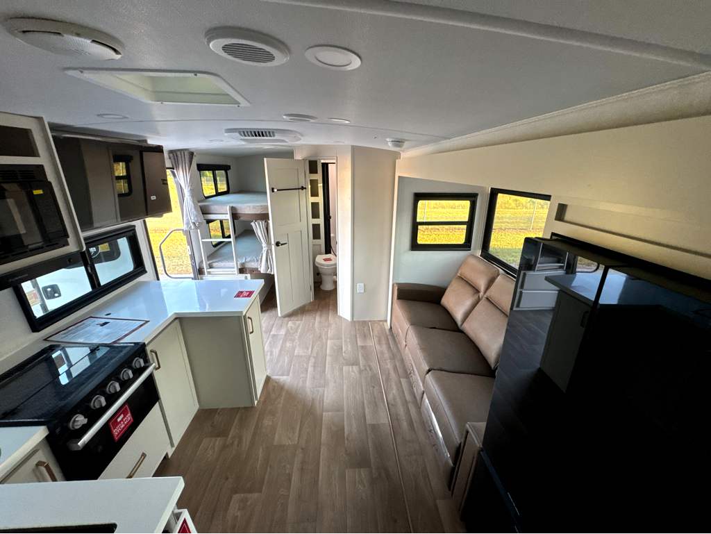 2027 GRAND DESIGN IMAGINE 2470BH - Image 24
