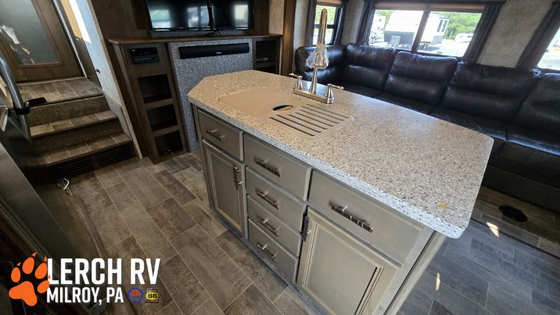 2018 Highland Ridge Open Range Roamer RF376FBH - Image 17