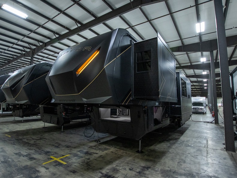 2026 Keystone Raptor 444 - Image 4