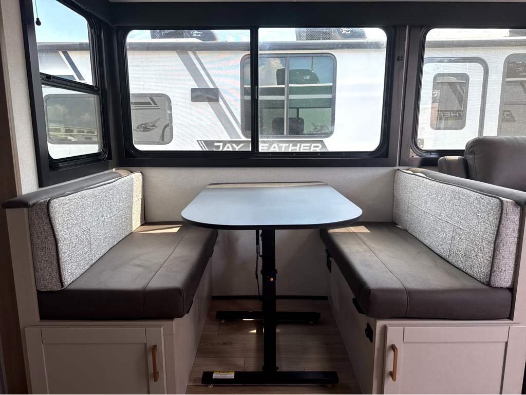 2027 JAYCO JAY FEATHER 29QBH - Image 18