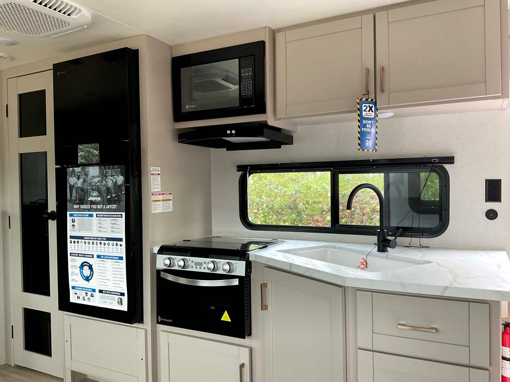 2027 JAYCO Jay Flight 295TBS - Image 10