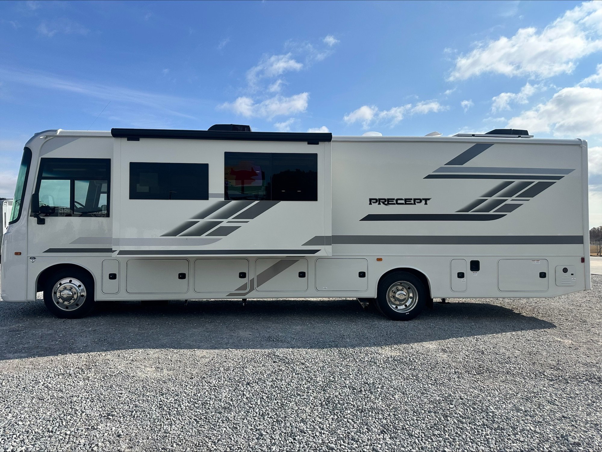 2026 JAYCO PRECEPT 34G - Image 7