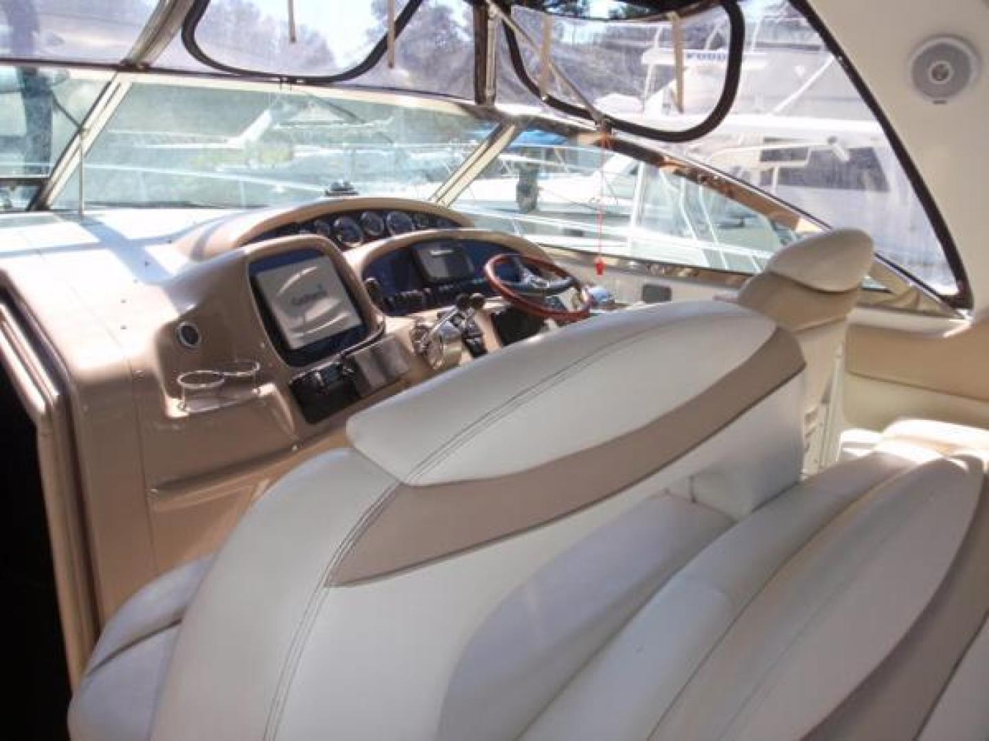 1999 Sea Ray Express Cruiser - Image 4