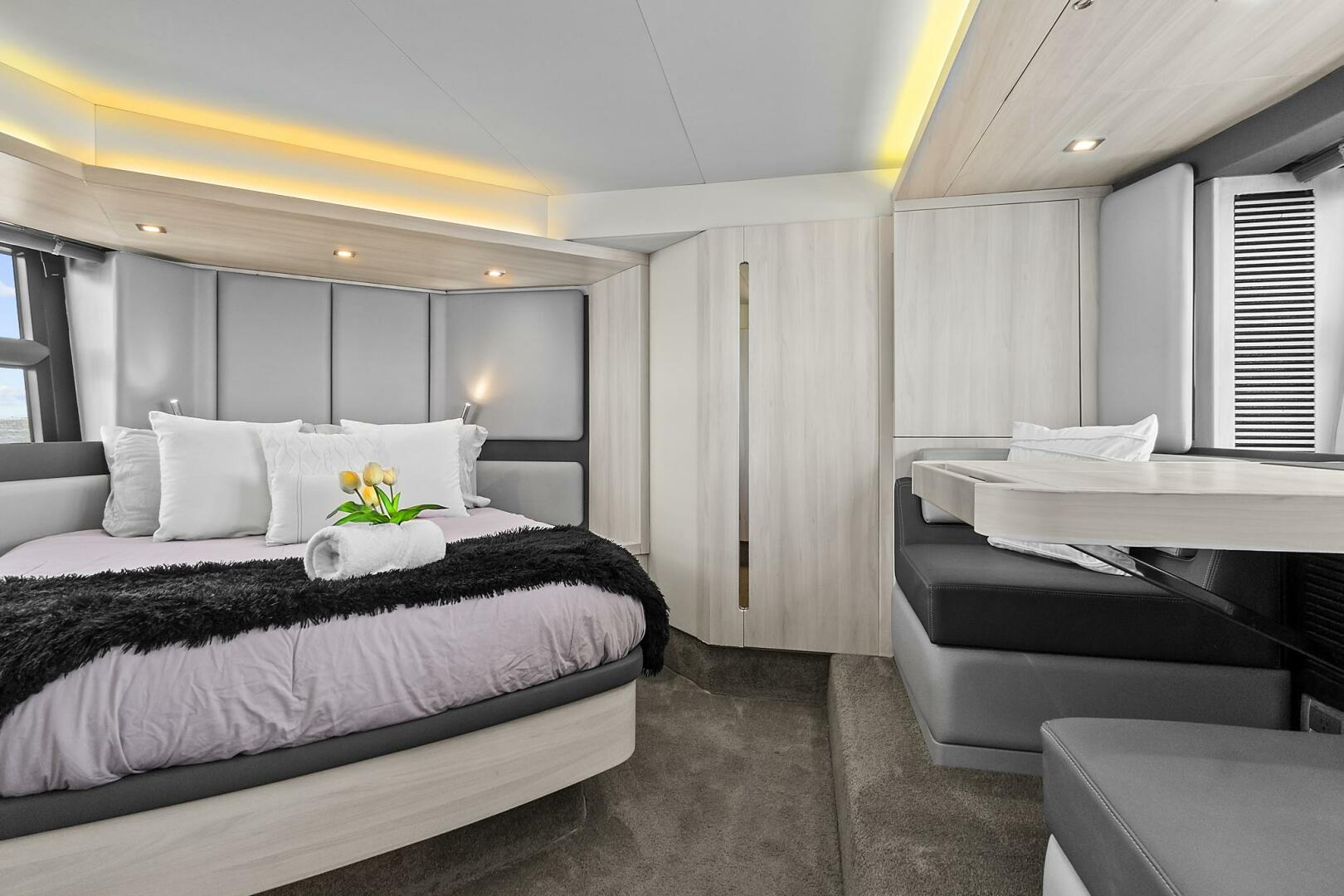 2015 Azimut 55S - Image 16
