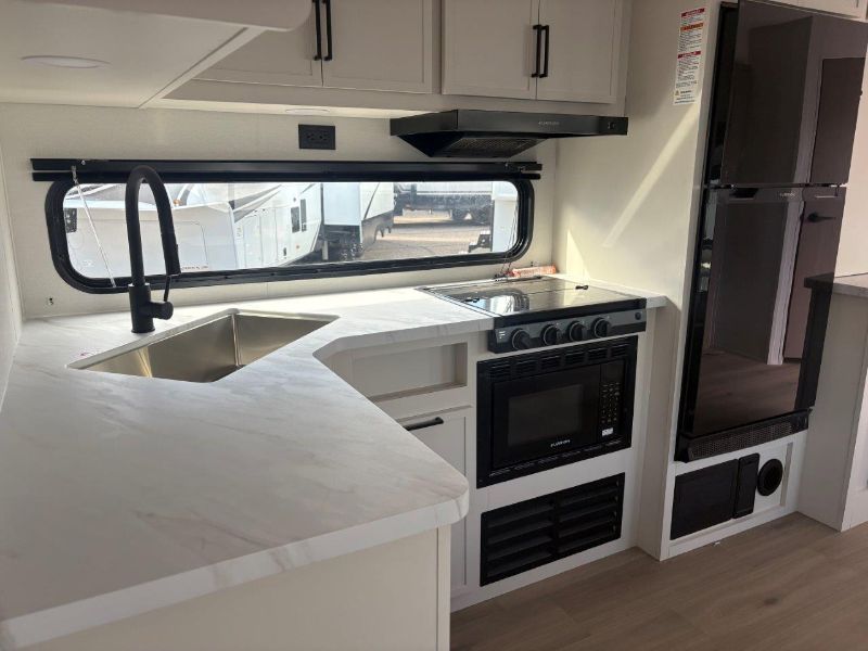 2026 Grand Design Momentum MAV 28MAV - Image 12