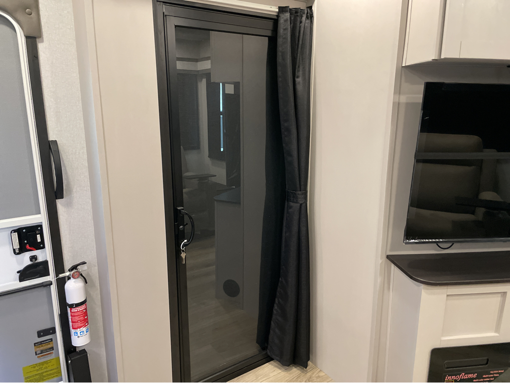 2026 Jayco Seismic 413 - Image 22