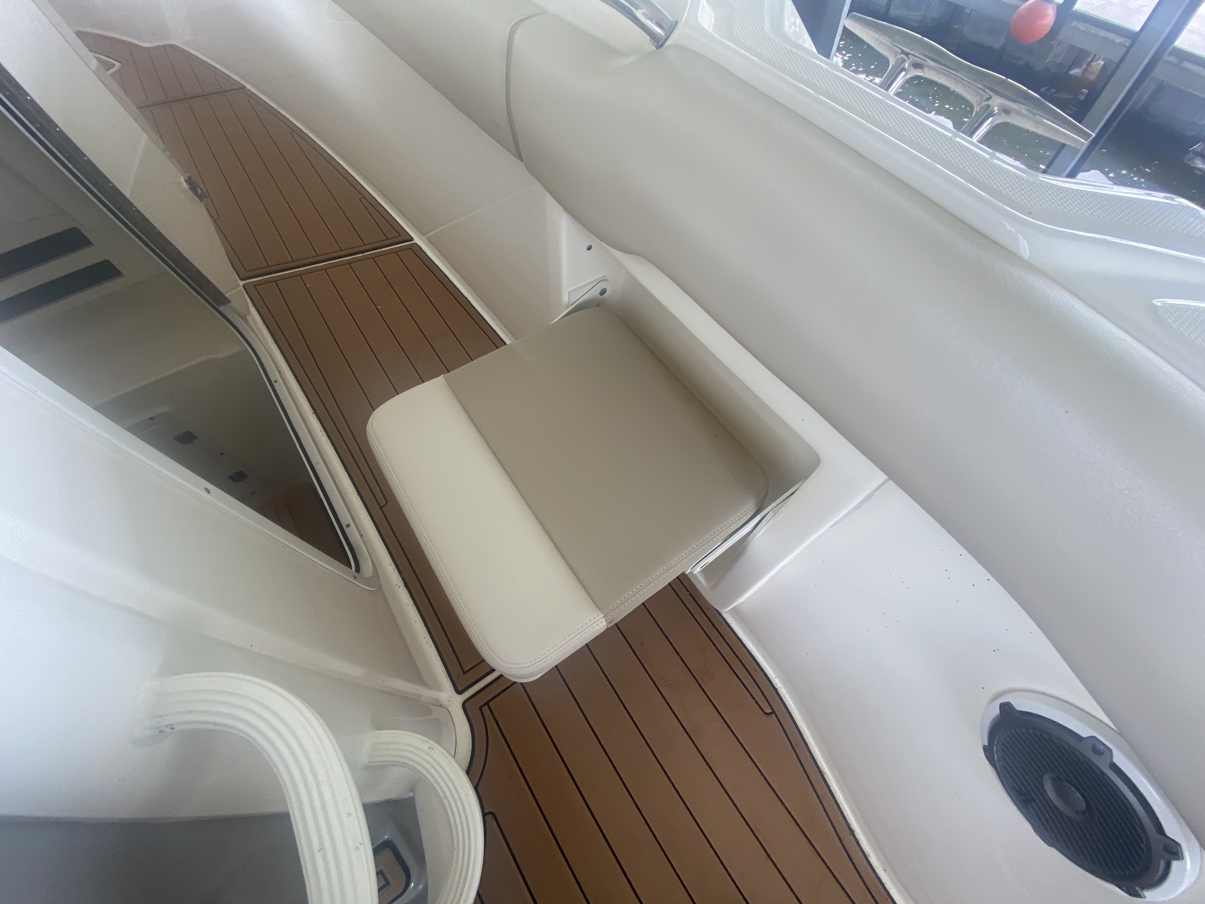 2016 Boston Whaler 330 Outrage - Image 40