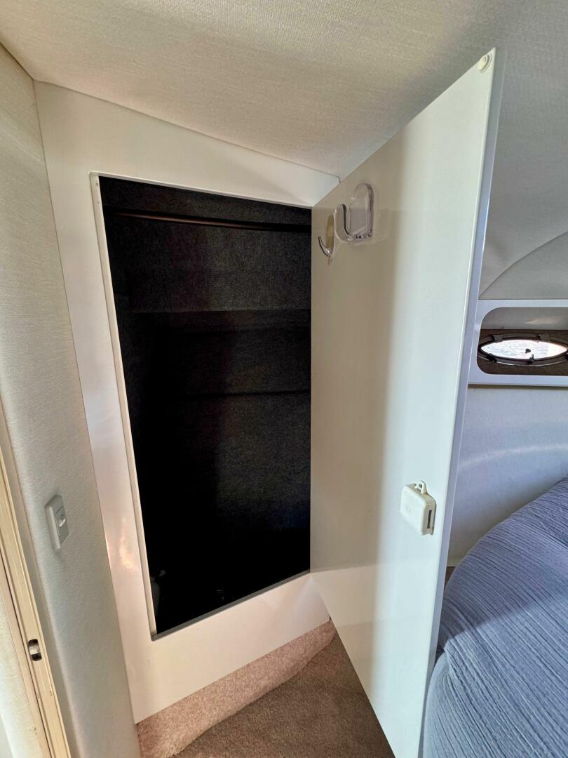 1996 Wellcraft 45 Excalibur - Image 19