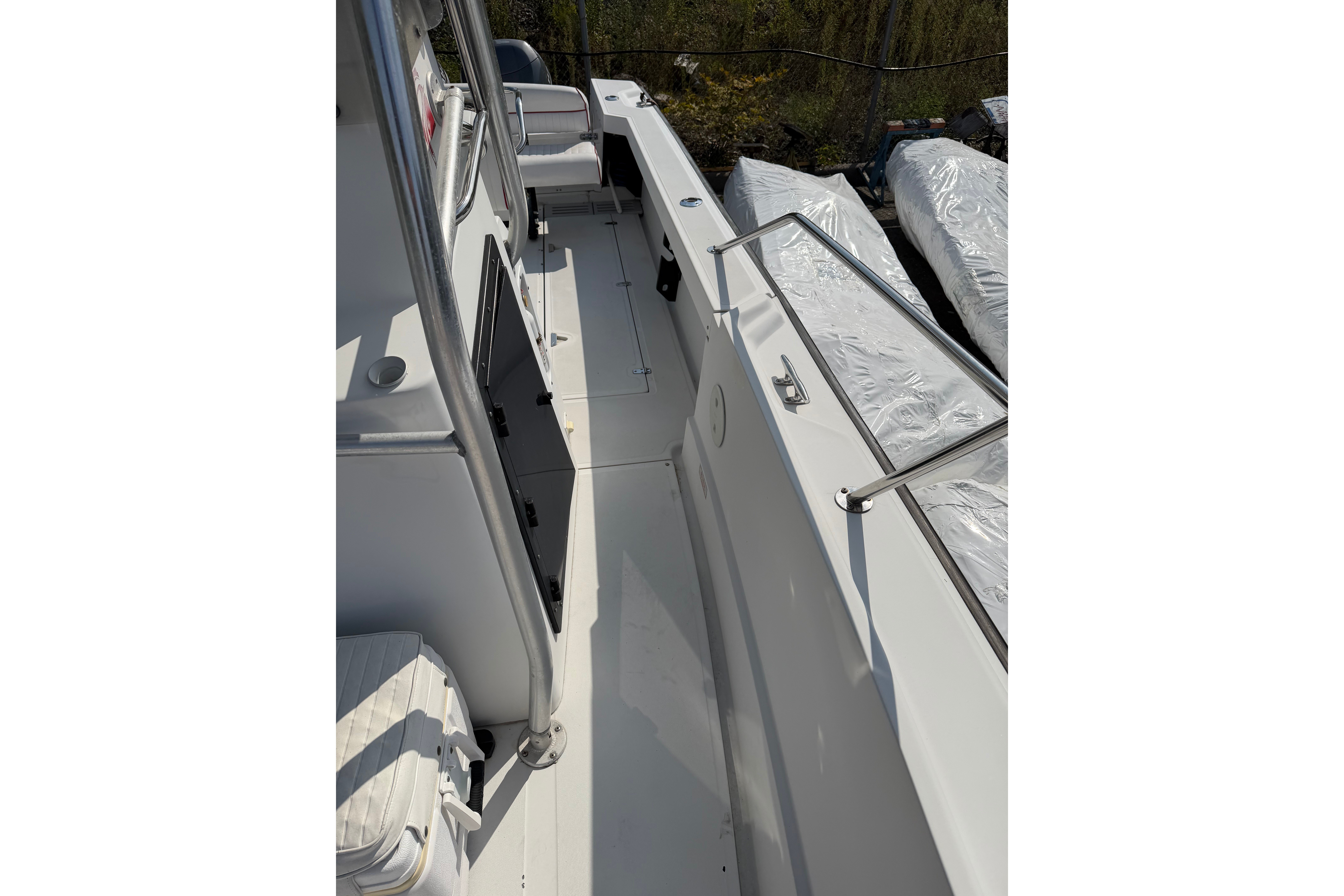 1995 Boston Whaler Boston Whaler 240 Outrage Base - Image 7