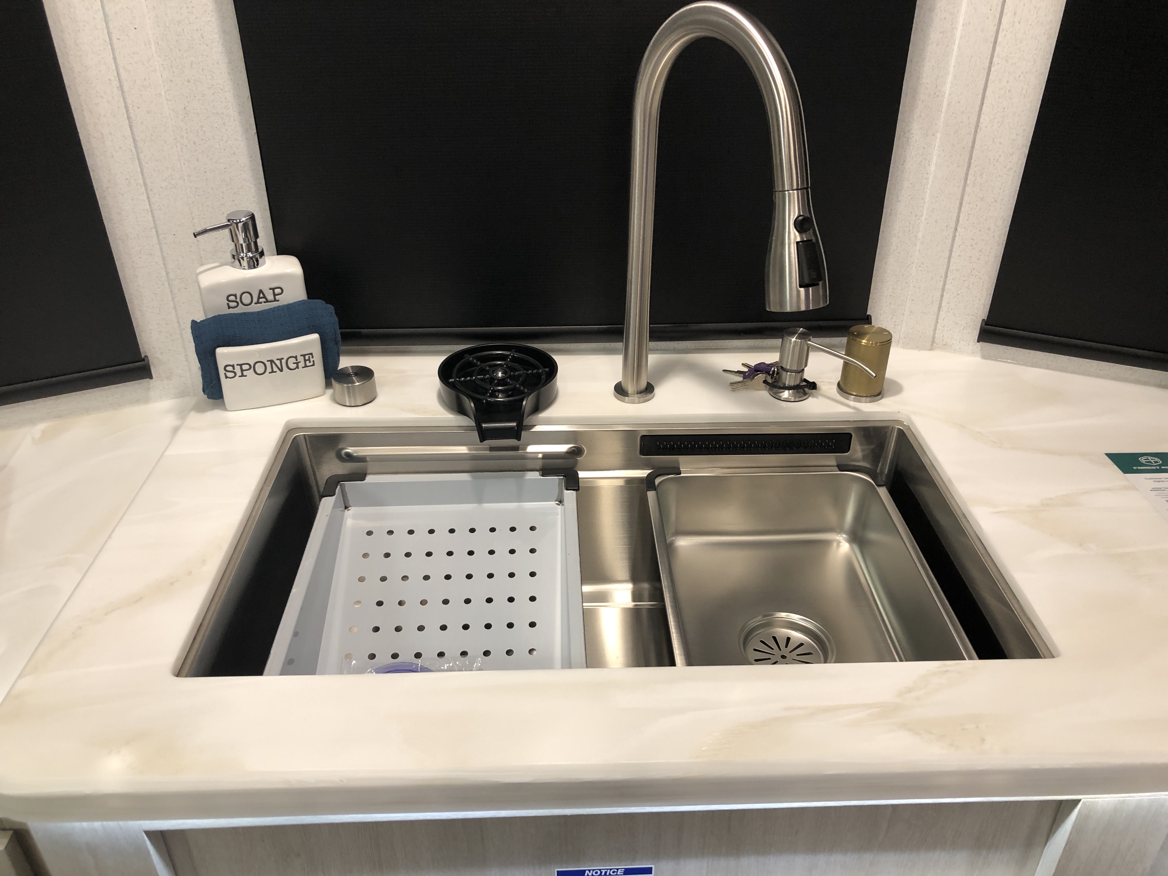 2027 Forest River Puma Vista 403LFT - Image 22