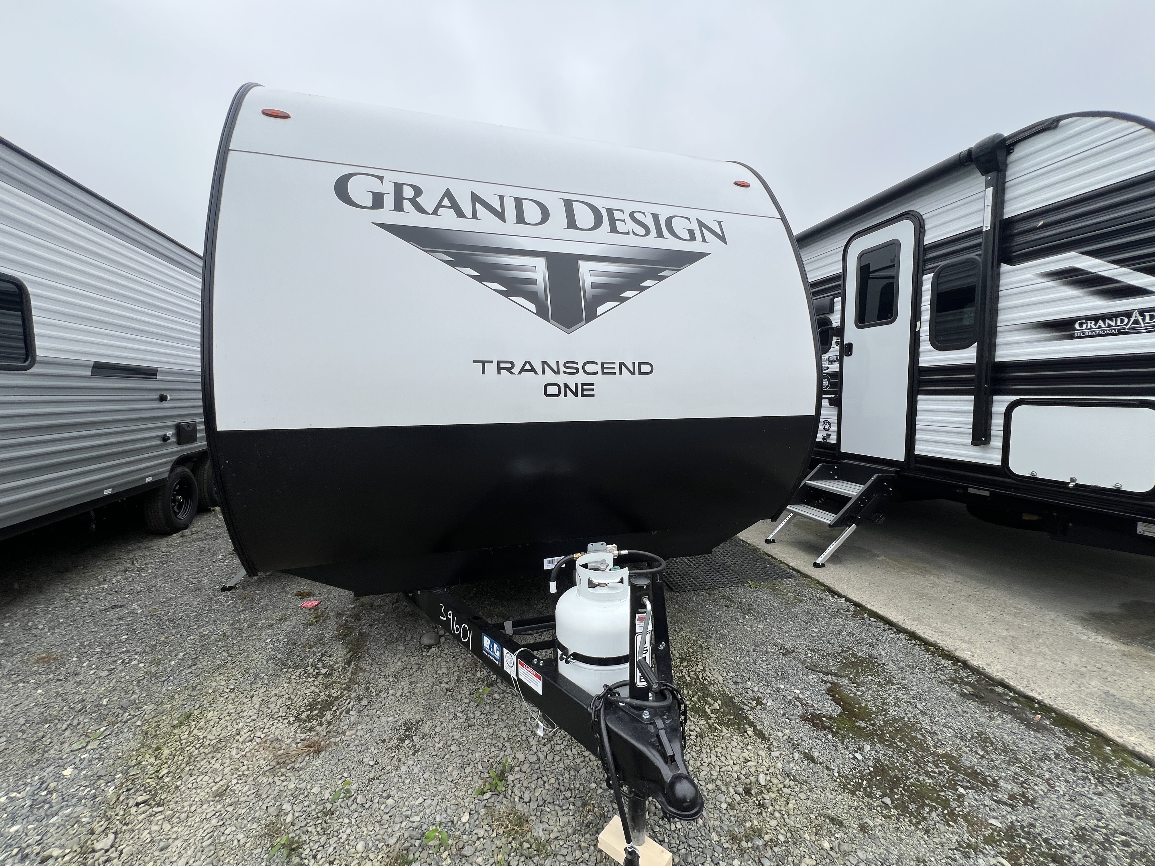 2026 Grand Design Transcend ONE 161DB - Image 4