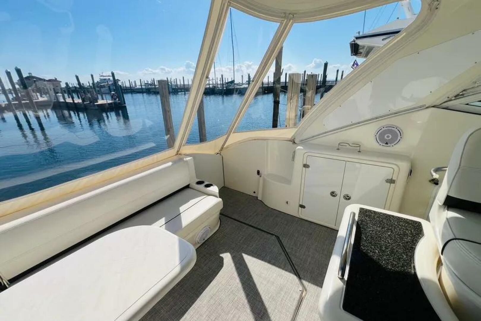 2006 Cruisers Yachts 420 Express - Image 10