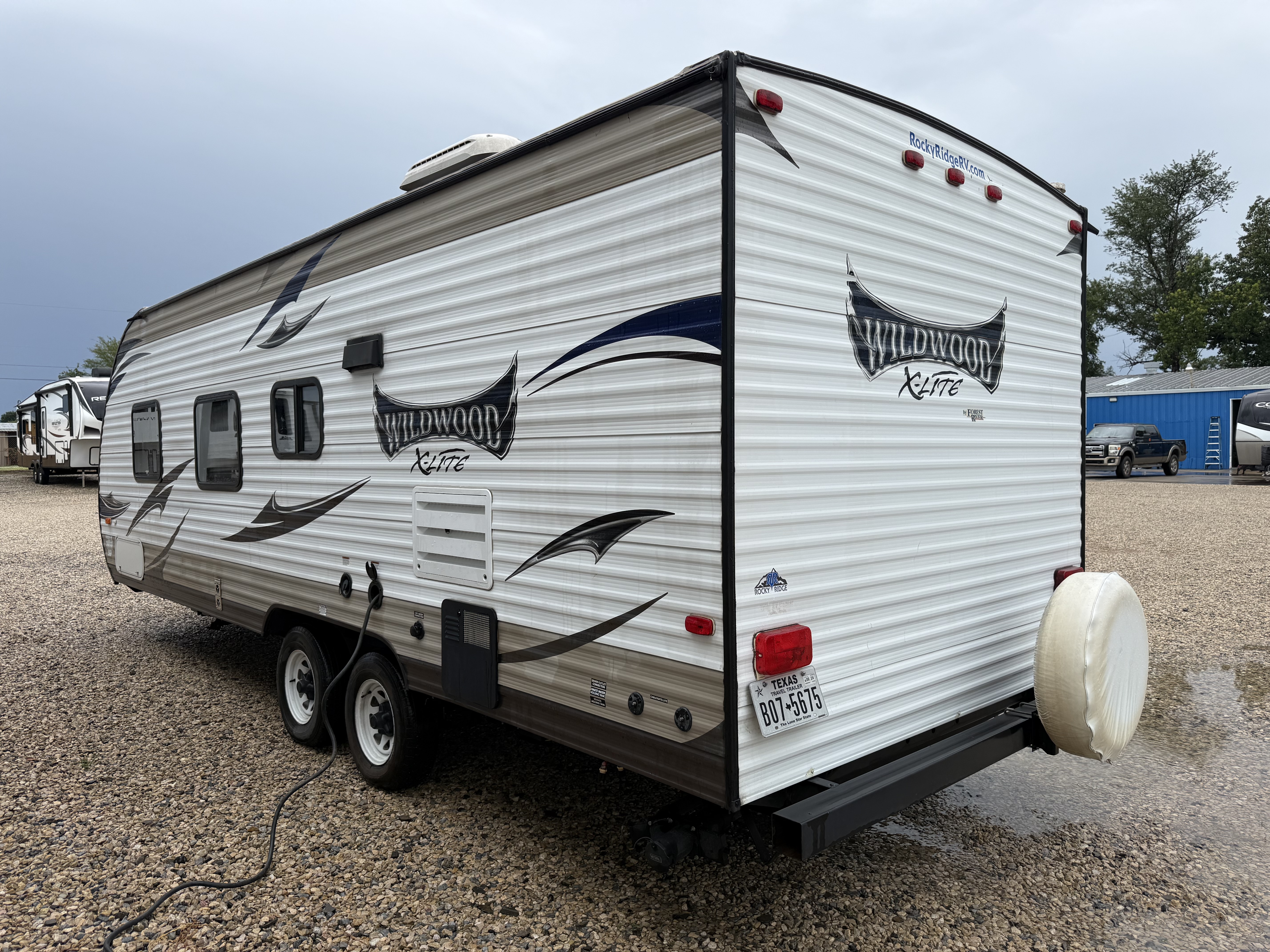 2016 WILDWOOD X-LIGHT SERIES 241QBXL - Image 5