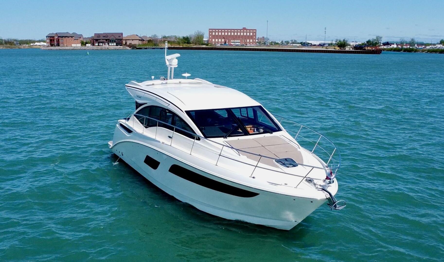 2017 Sea Ray 400 Sundancer - Image 16